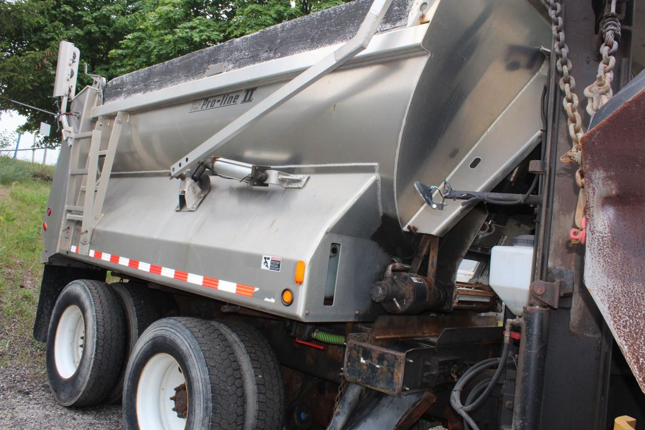 2013 Volvo VHD D13 Photo