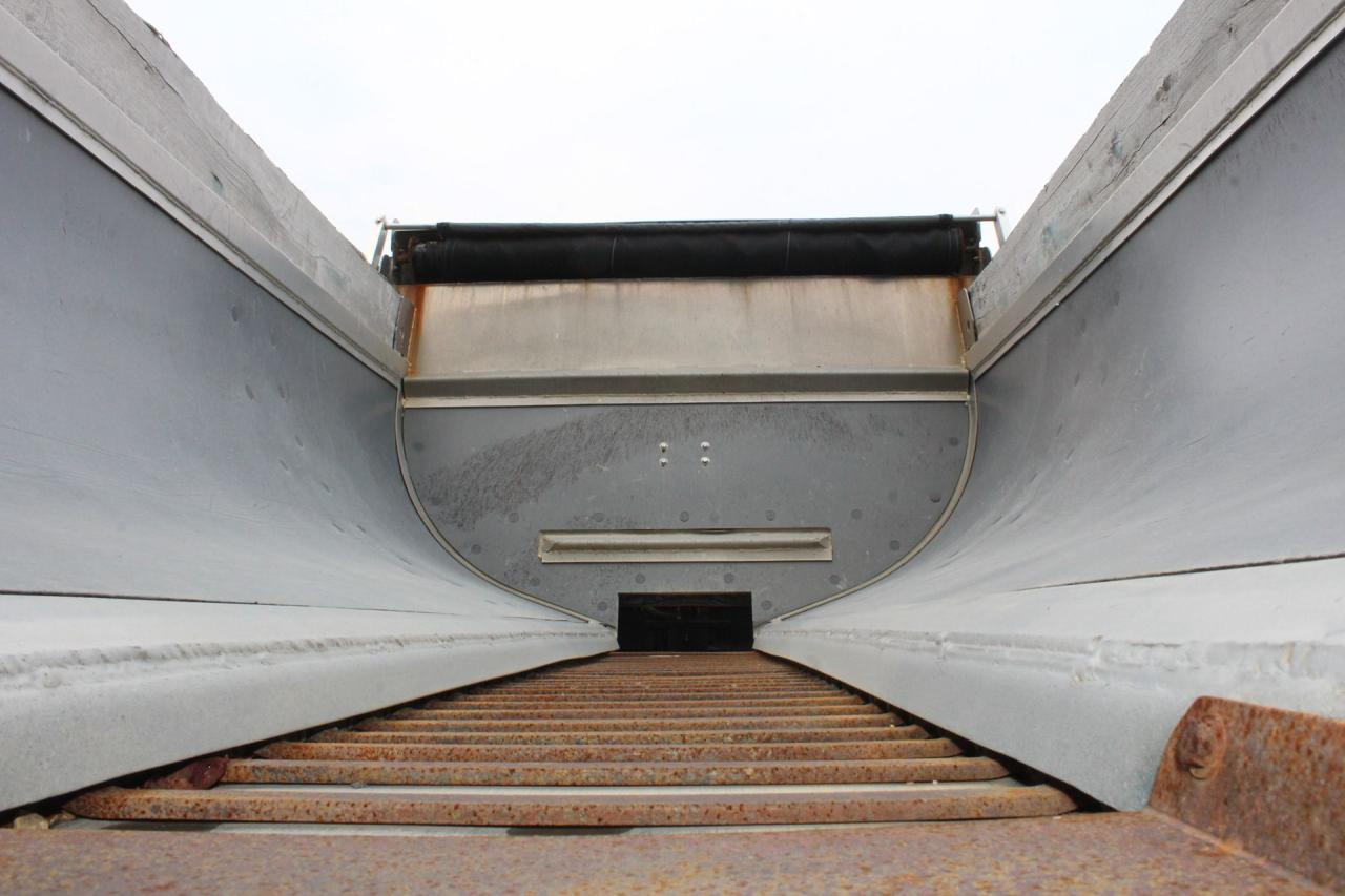 2013 Volvo VHD D13 Photo