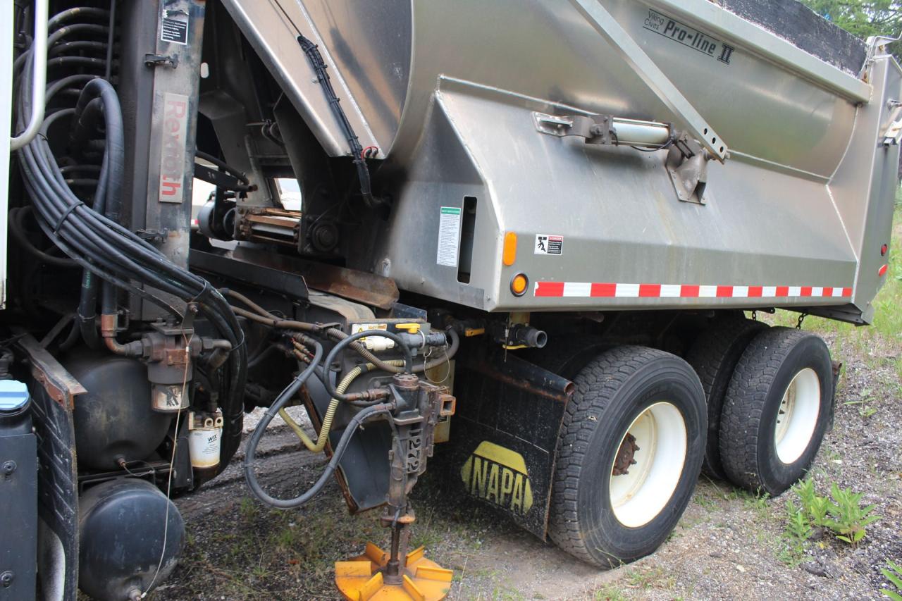 2013 Volvo VHD D13 Photo