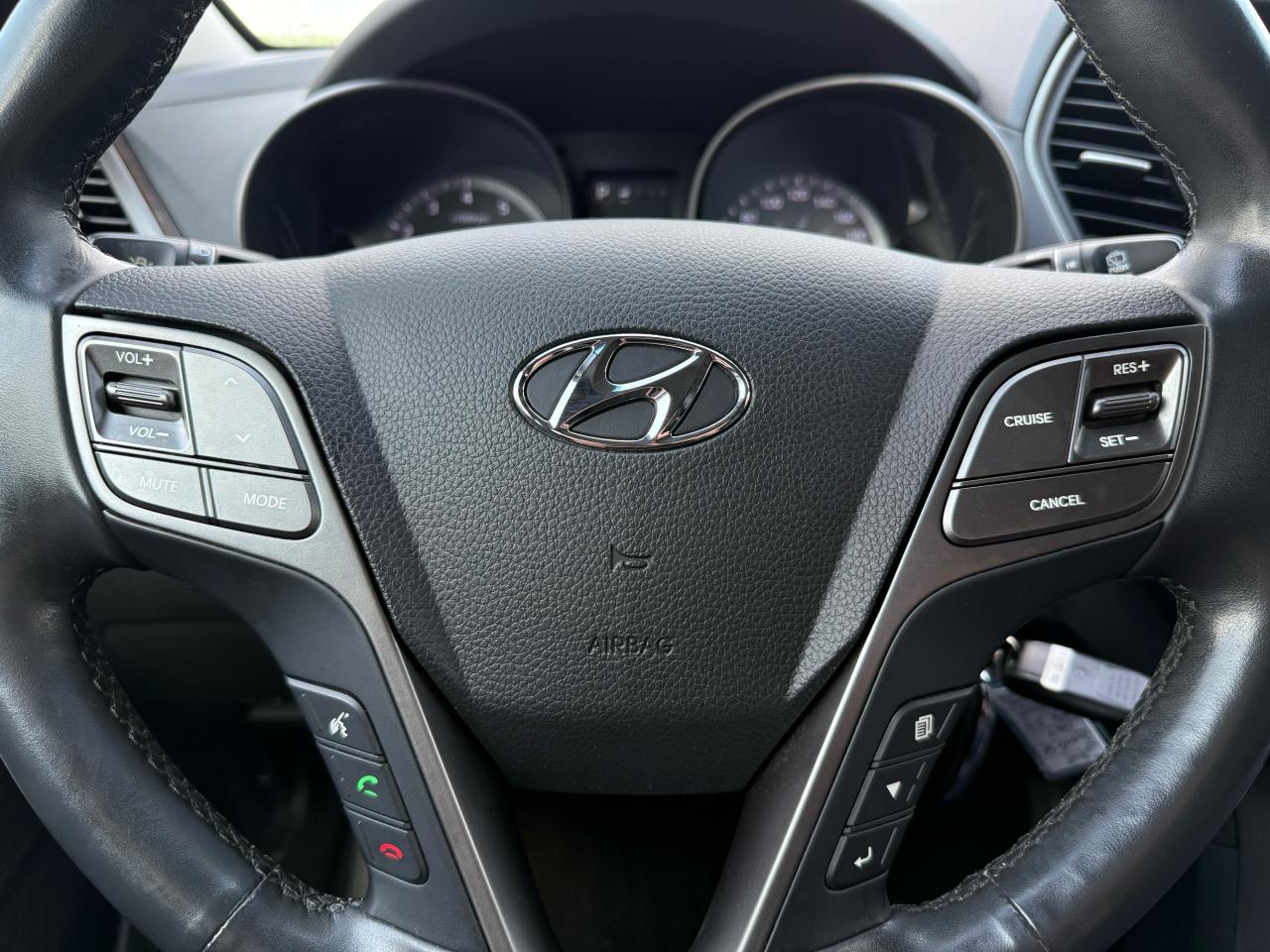 2018 Hyundai Santa Fe Sport SE | Backup Camera | Heated Seats | Sunroof - Photo #17