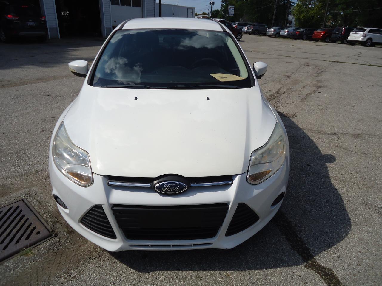 2013 Ford Focus 4DR SDN SE - Photo #2