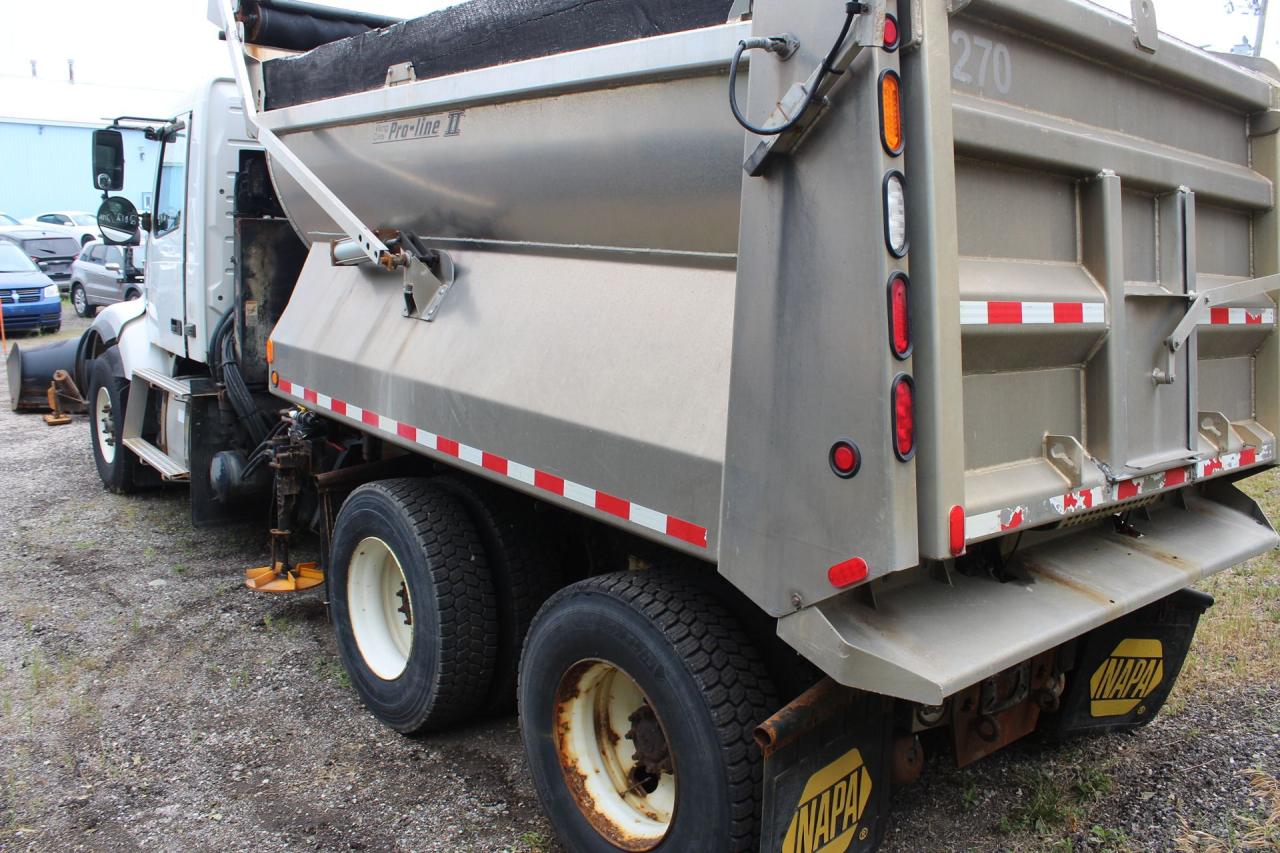 2012 Volvo VHD D13 Photo