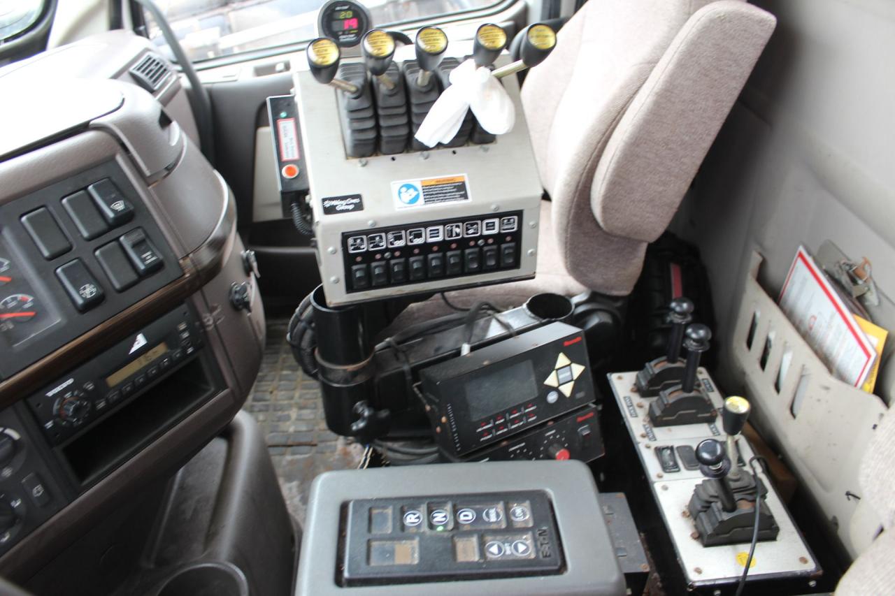 2012 Volvo VHD D13 Photo
