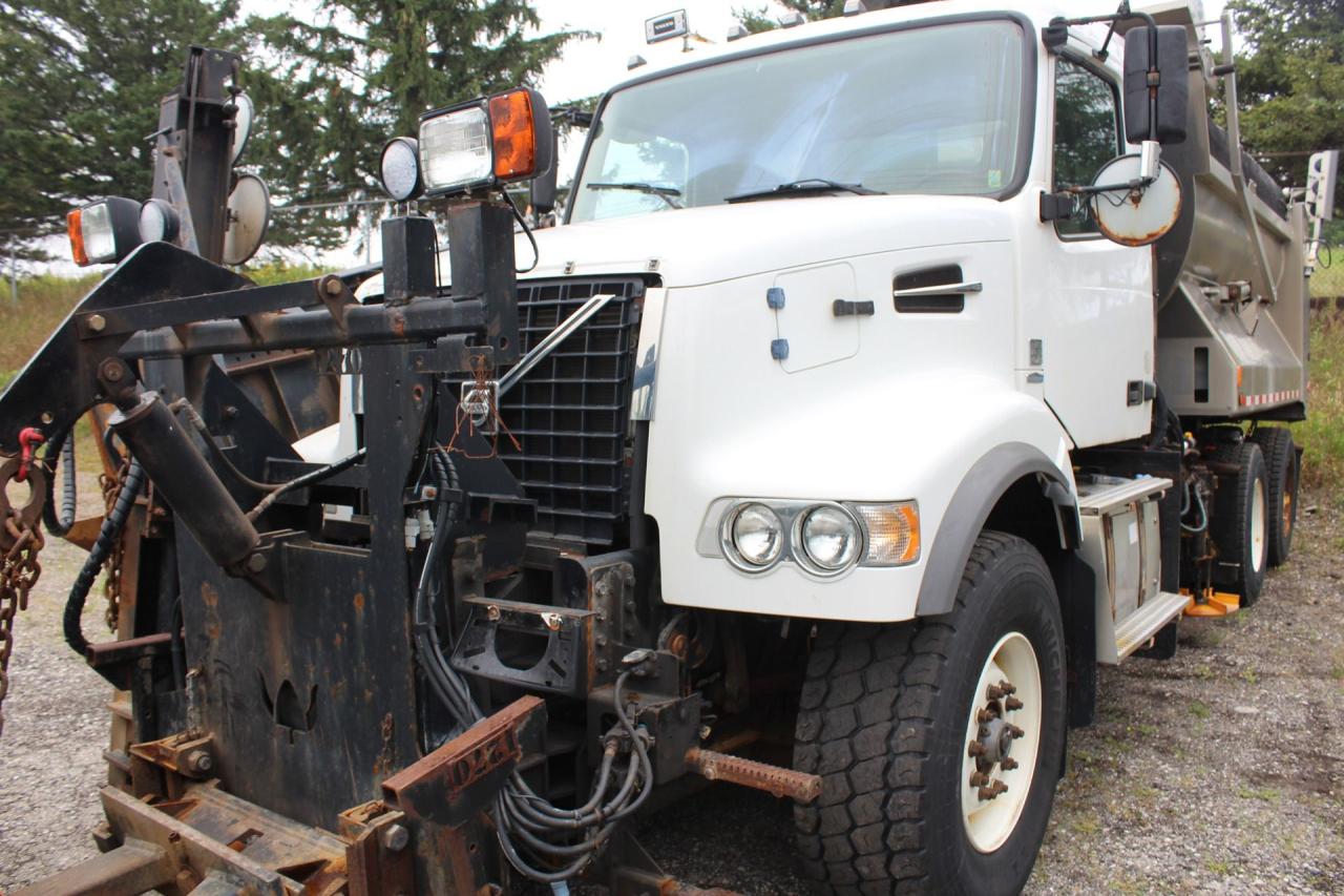 2012 Volvo VHD D13 Photo