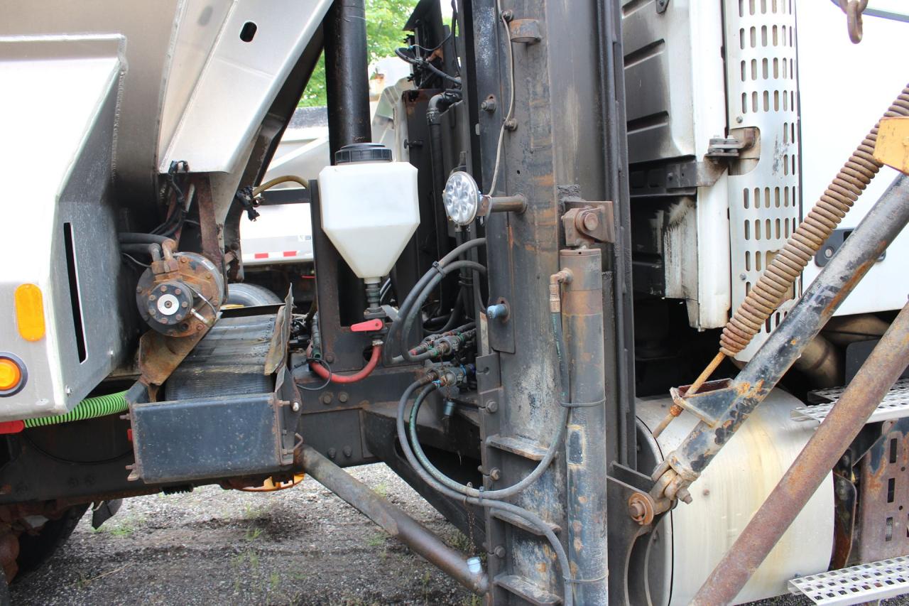 2012 Volvo VHD D13 Photo