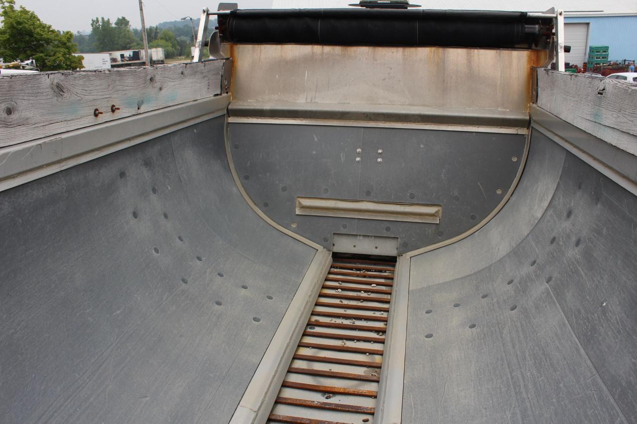 2012 Volvo VHD D13 Photo