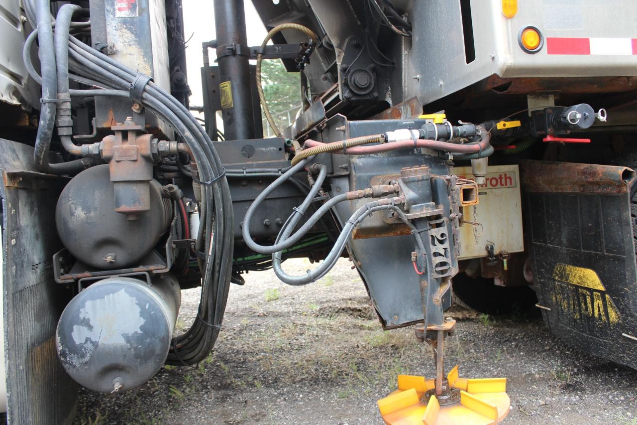 2012 Volvo VHD D13 Photo