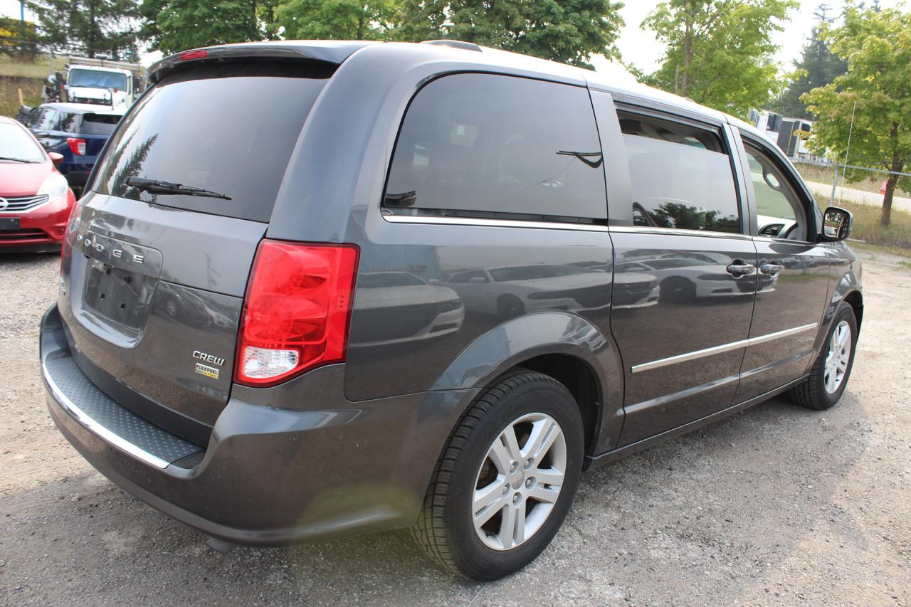 2017 Dodge Grand Caravan Crew Plus Photo2