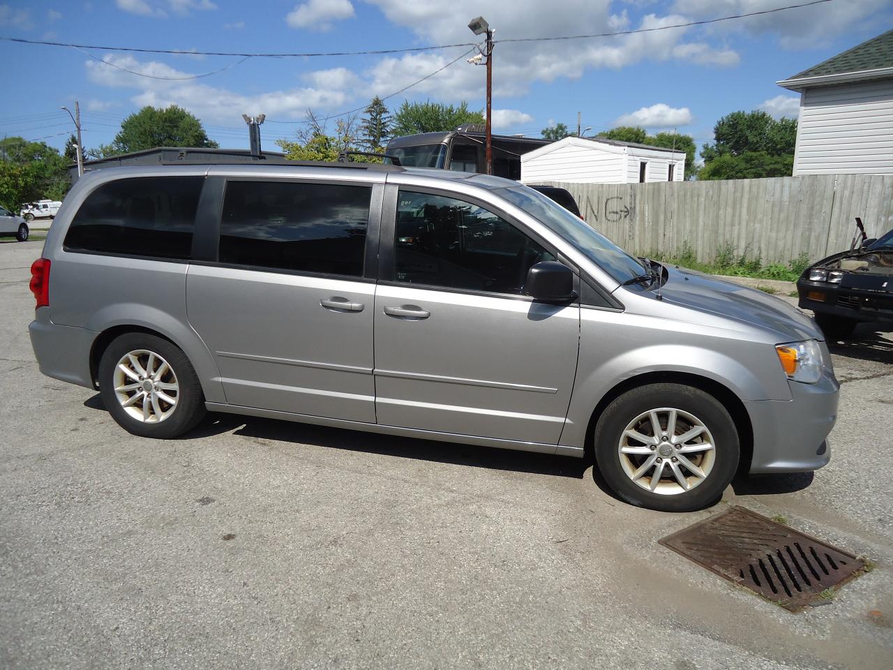 2015 Dodge Grand Caravan 4dr Wgn SXT Photo2