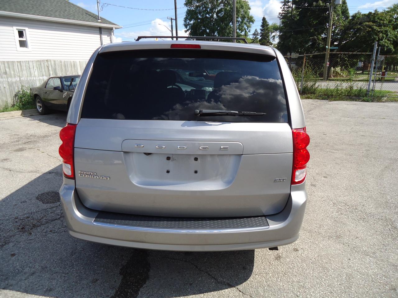 2015 Dodge Grand Caravan 4dr Wgn SXT - Photo #4