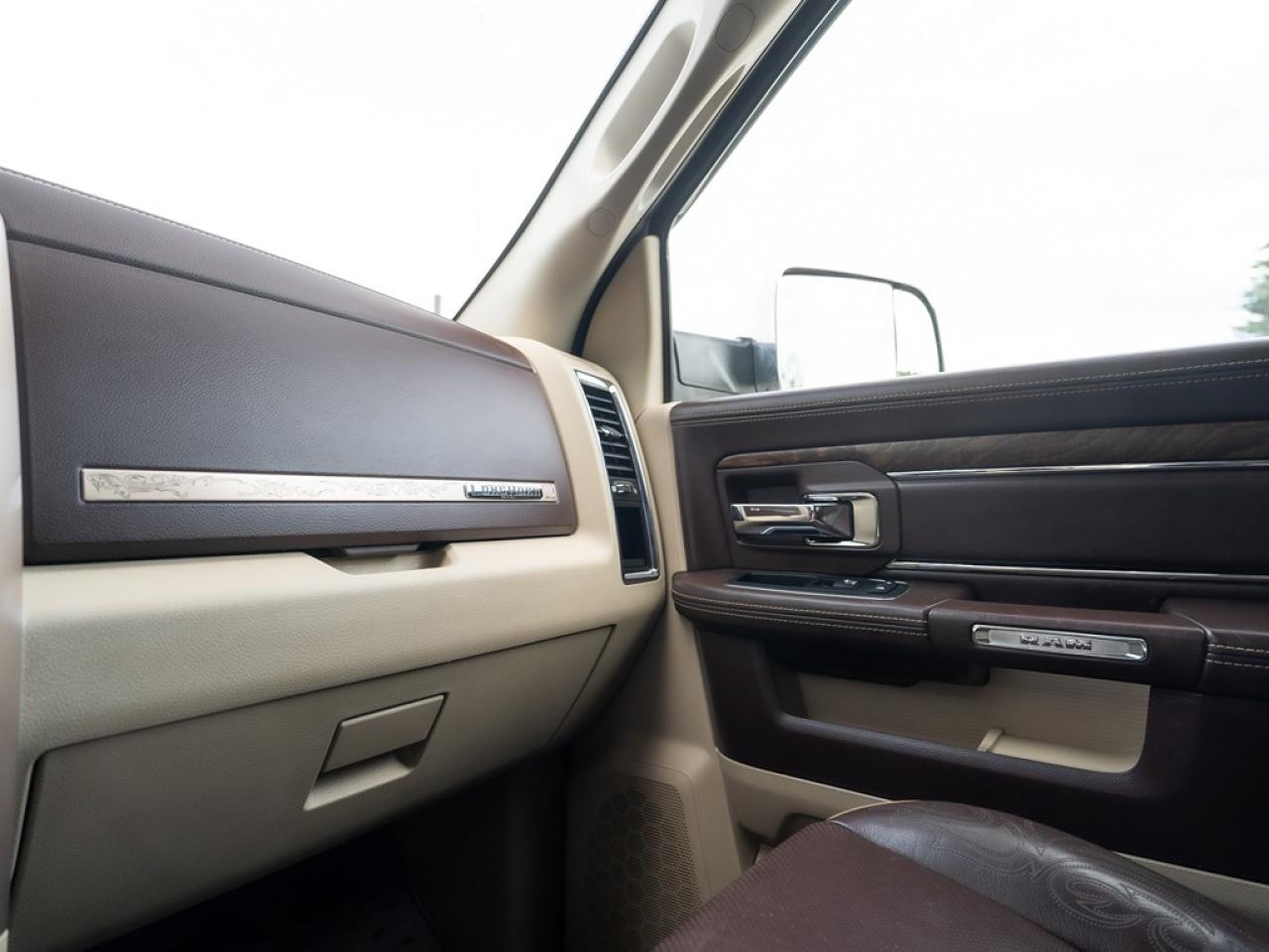2016 RAM 2500 Longhorn Mega Cab Diesel Photo36