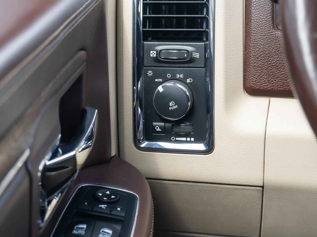 2016 RAM 2500 Longhorn Mega Cab Diesel Photo11