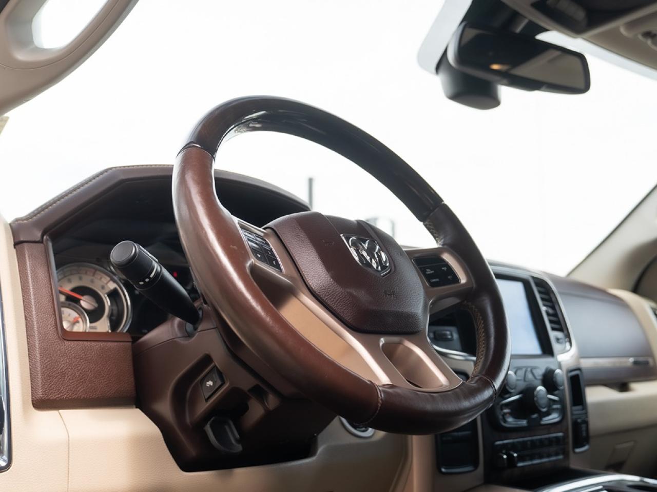 2016 RAM 2500 Longhorn Mega Cab Diesel Photo13