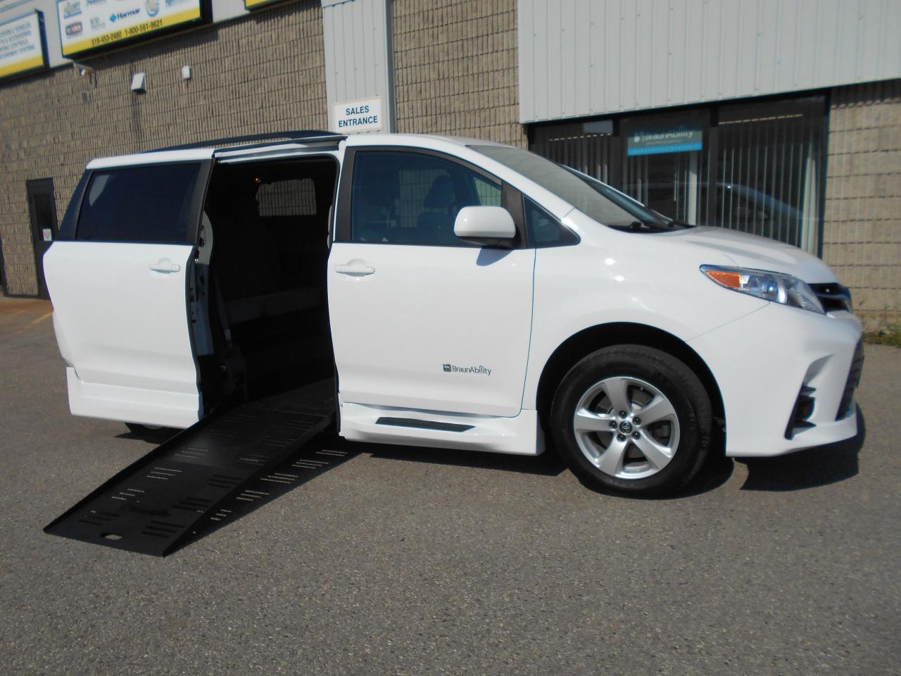 Used 2020 Toyota Sienna LE-Wheelchair Accessible Side Entry-Power for sale in London, ON