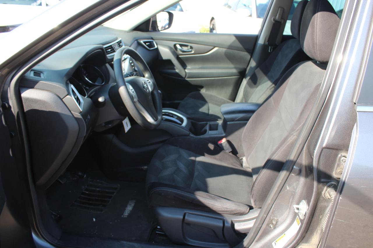 2015 Nissan Rogue S Photo4