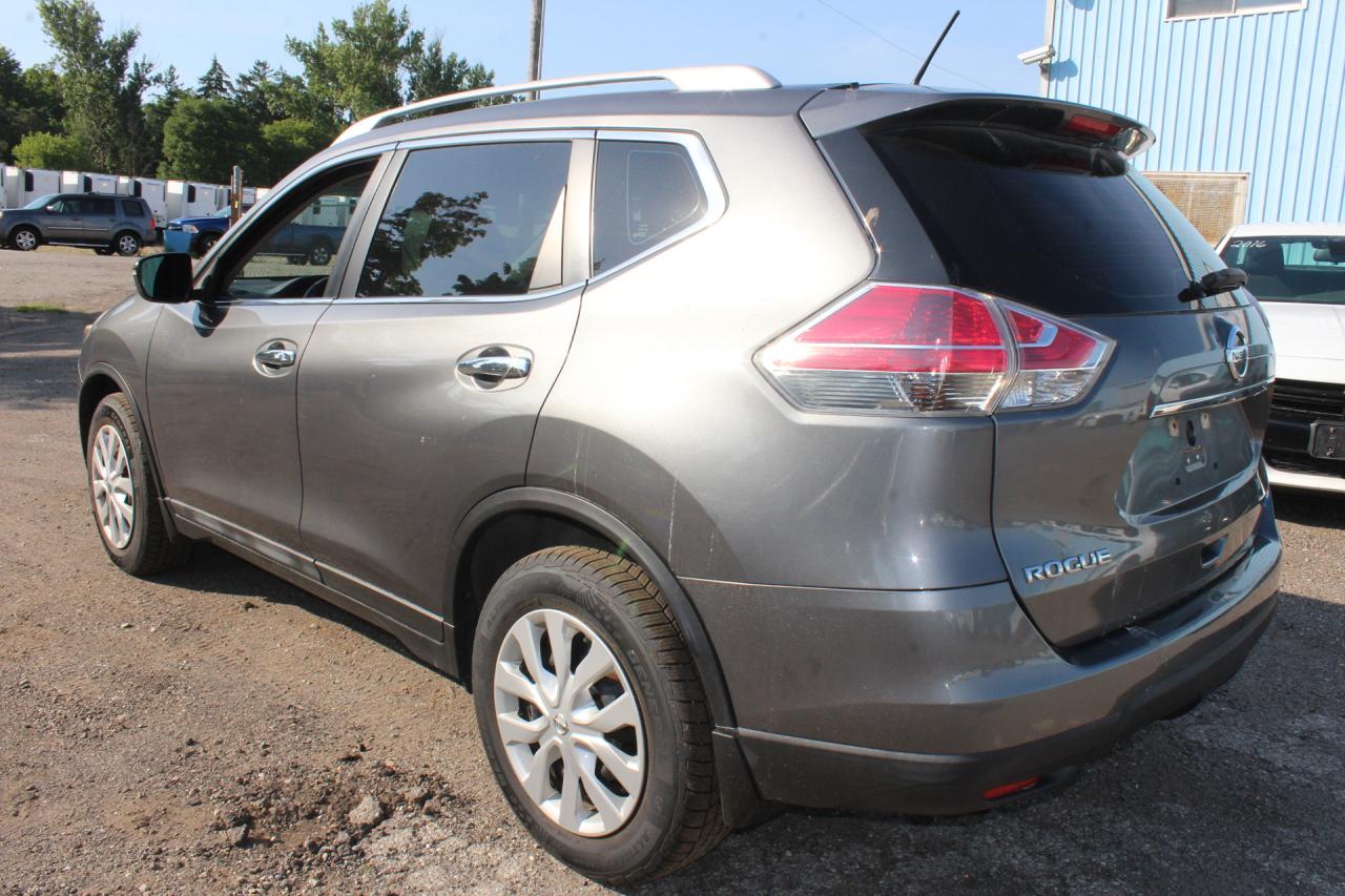 2015 Nissan Rogue S Photo3