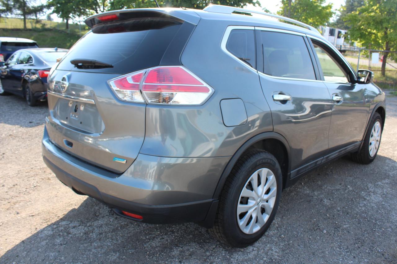 2015 Nissan Rogue S Photo2