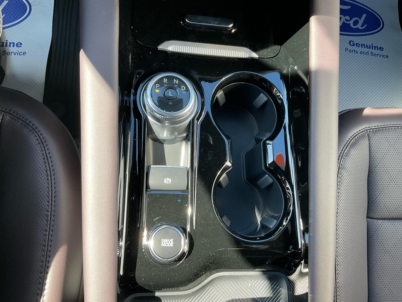 2025 Ford Explorer Platinum Photo5