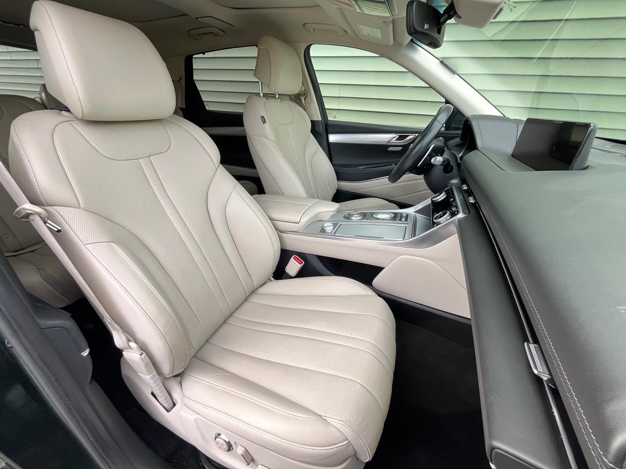 2021 Genesis GV80 2.5T Advanced AWD - Photo #2