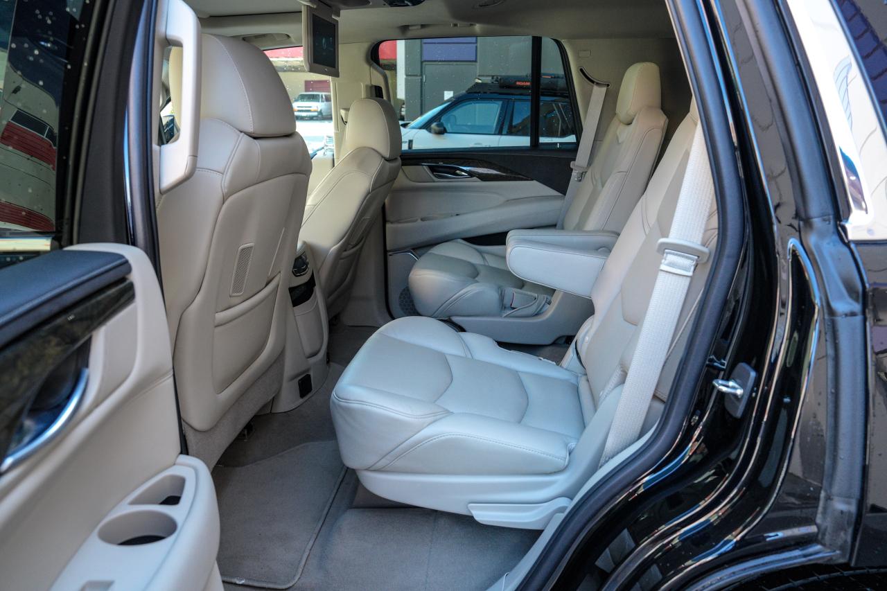 2018 Cadillac Escalade 4WD 4dr - Photo #7