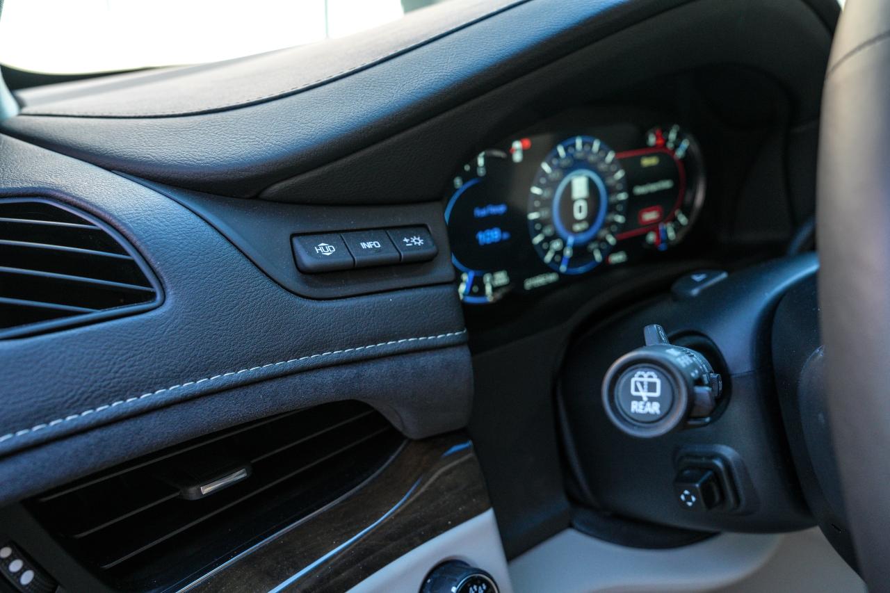 2018 Cadillac Escalade 4WD 4dr - Photo #11