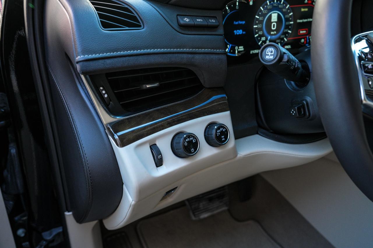 2018 Cadillac Escalade 4WD 4dr - Photo #17