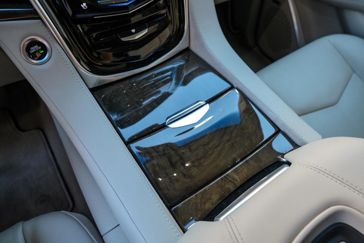 2018 Cadillac Escalade 4WD 4dr - Photo #18