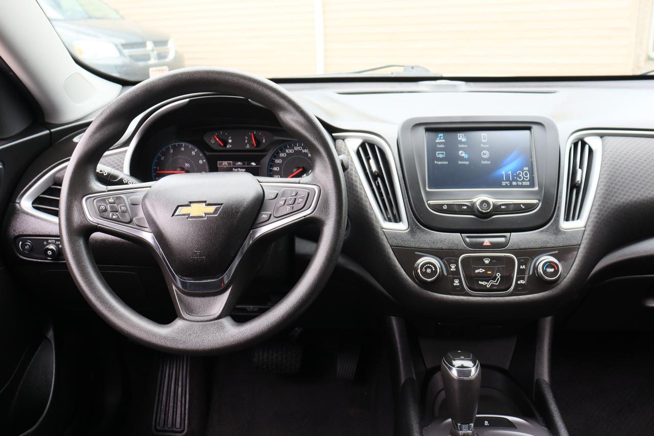2018 Chevrolet Malibu LS | Bluetooth | Cold AC | Reverse Cam | Alloys ++ Photo71
