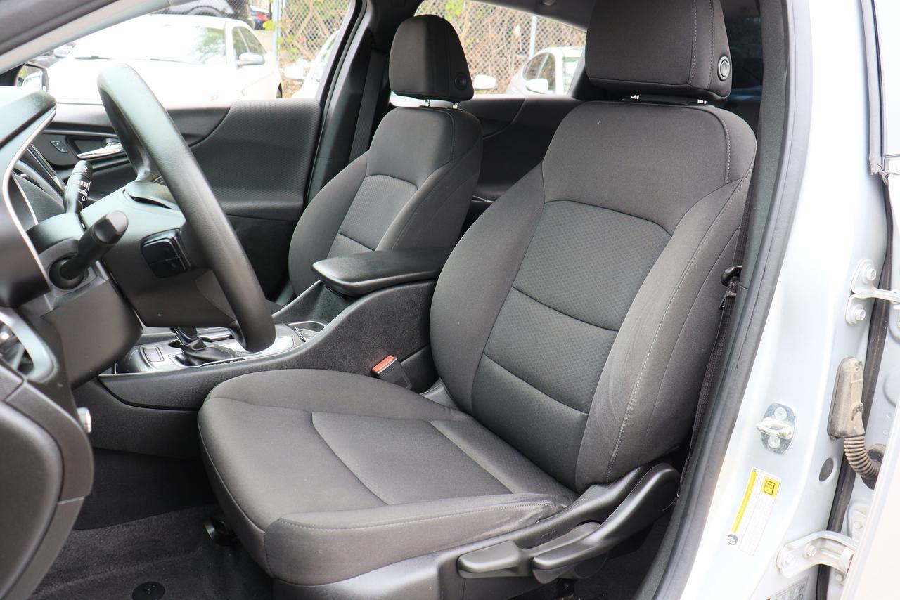 2018 Chevrolet Malibu LS | Bluetooth | Cold AC | Reverse Cam | Alloys ++ Photo64
