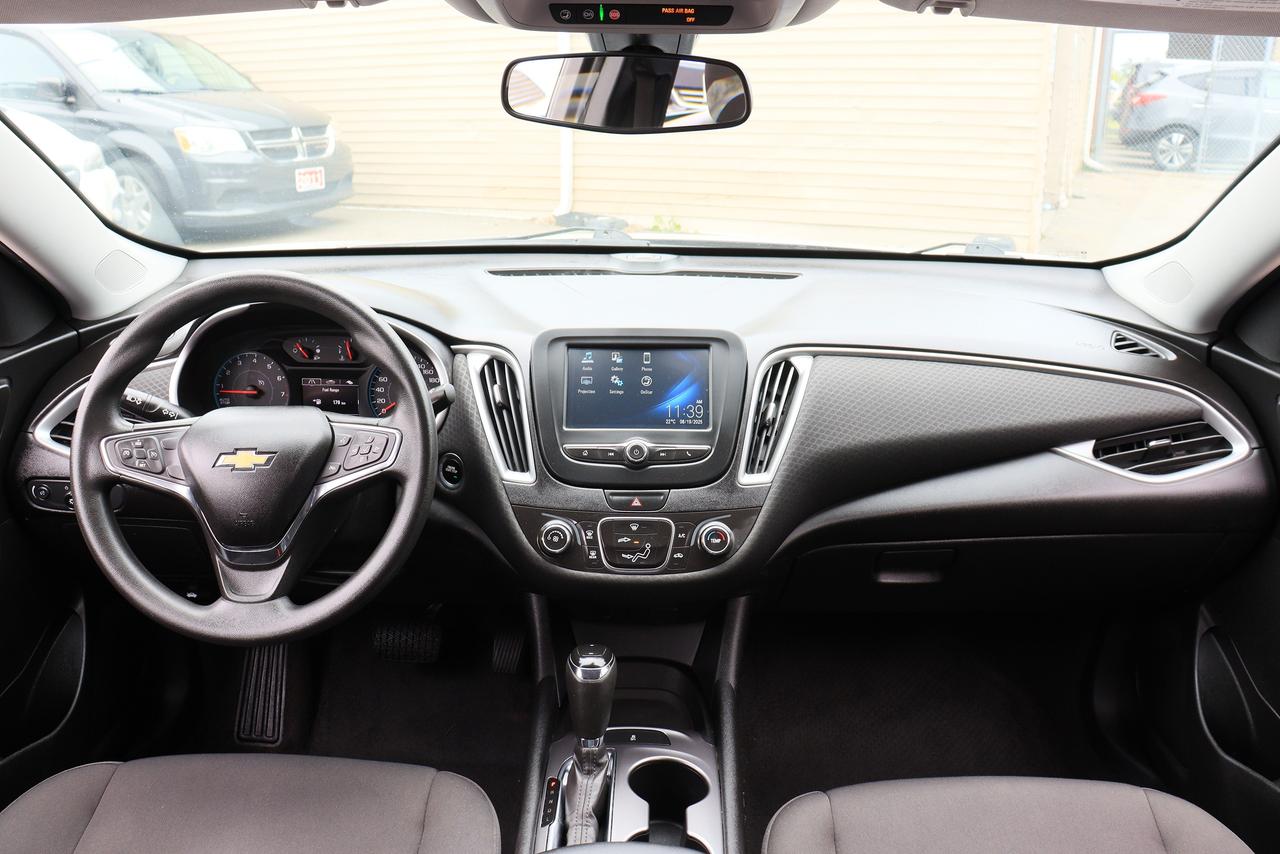 2018 Chevrolet Malibu LS | Bluetooth | Cold AC | Reverse Cam | Alloys ++ Photo70