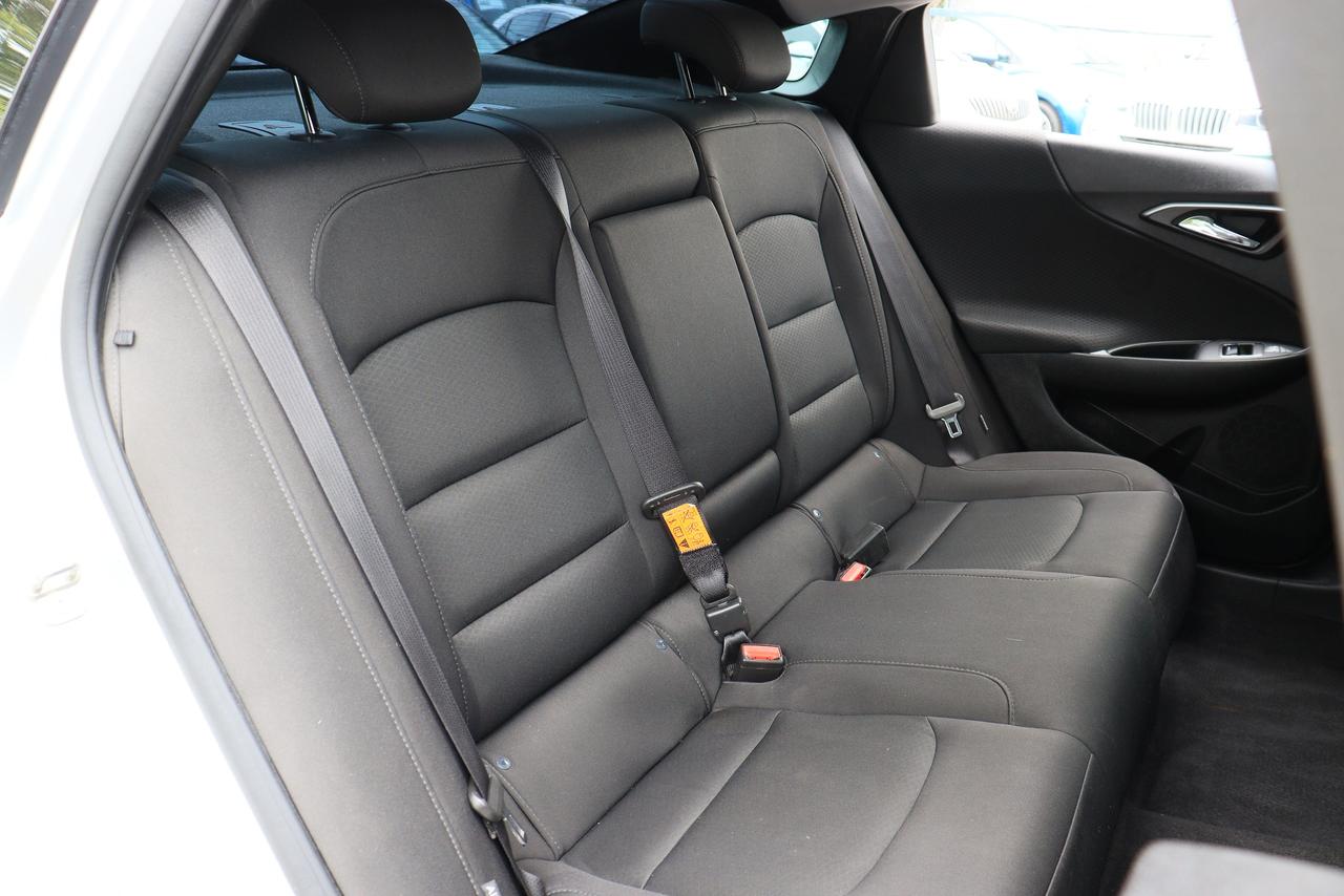 2018 Chevrolet Malibu LS | Bluetooth | Cold AC | Reverse Cam | Alloys ++ Photo