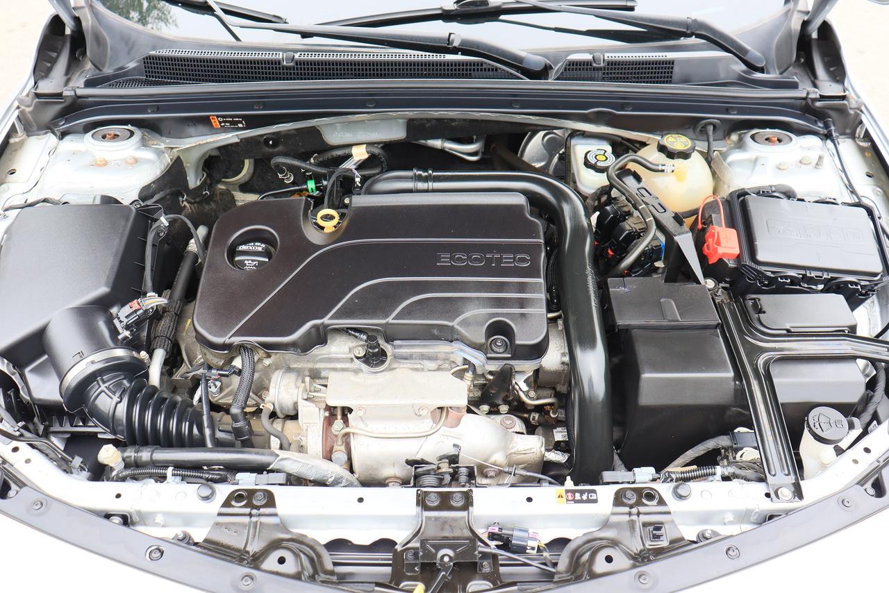 2018 Chevrolet Malibu LS | Bluetooth | Cold AC | Reverse Cam | Alloys ++ Photo73