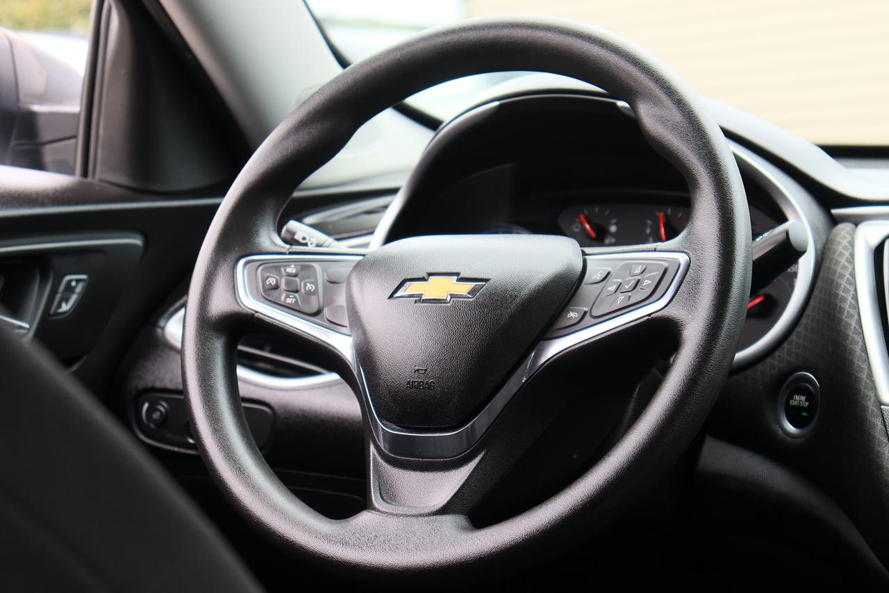 2018 Chevrolet Malibu LS | Bluetooth | Cold AC | Reverse Cam | Alloys ++ Photo
