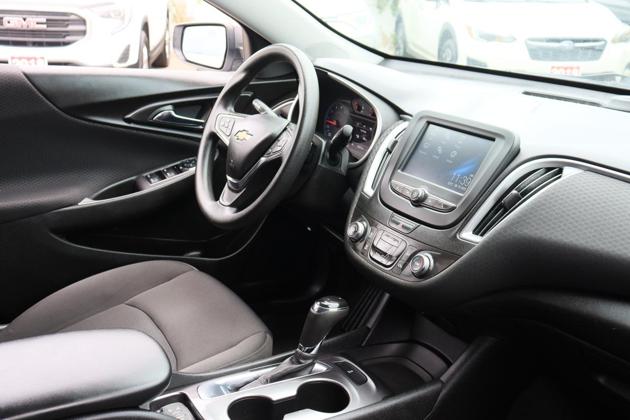 2018 Chevrolet Malibu LS | Bluetooth | Cold AC | Reverse Cam | Alloys ++ Photo
