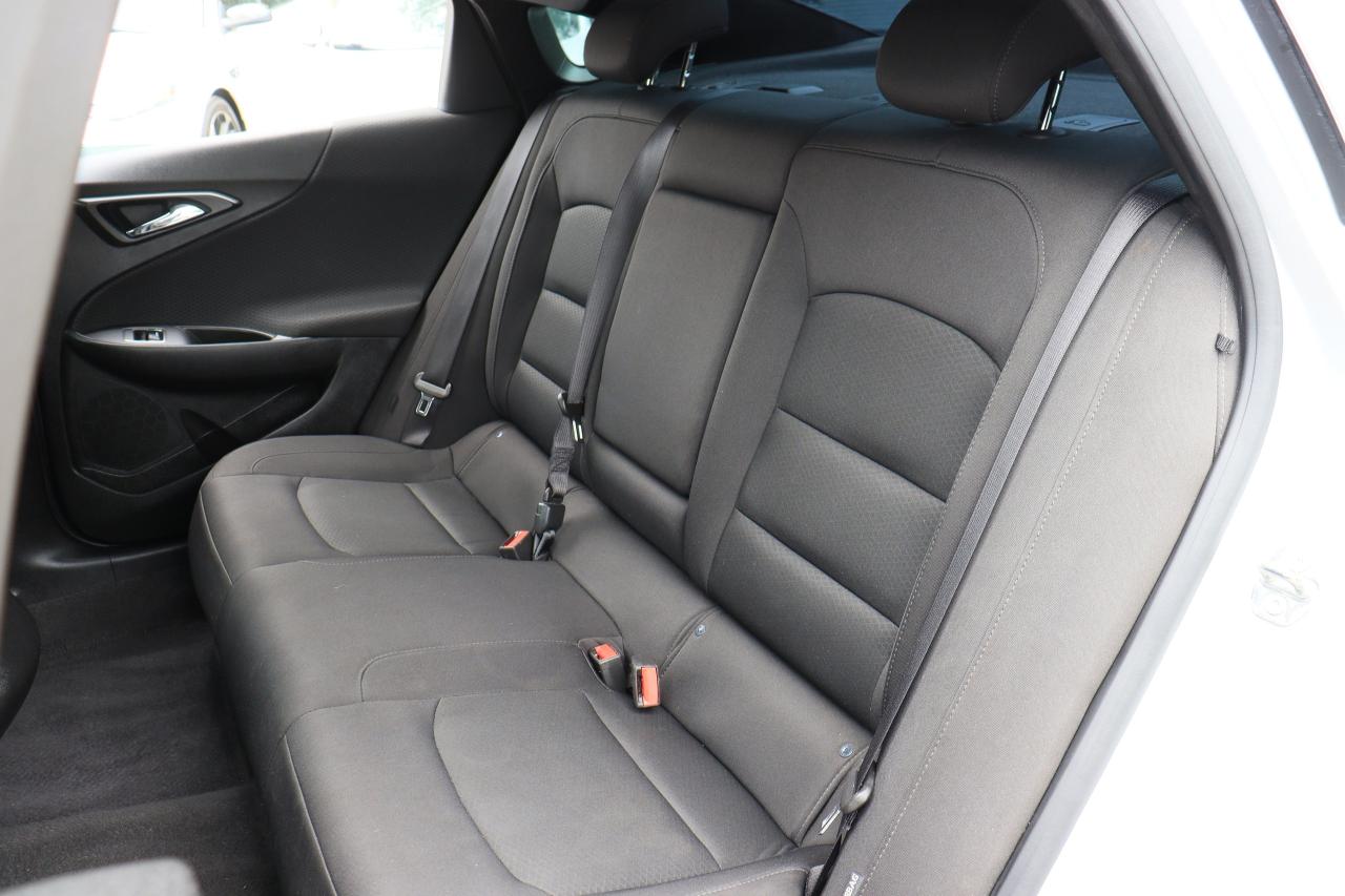 2018 Chevrolet Malibu LS | Bluetooth | Cold AC | Reverse Cam | Alloys ++ Photo