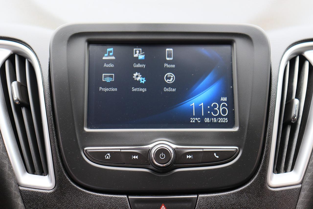 2018 Chevrolet Malibu LS | Bluetooth | Cold AC | Reverse Cam | Alloys ++ Photo