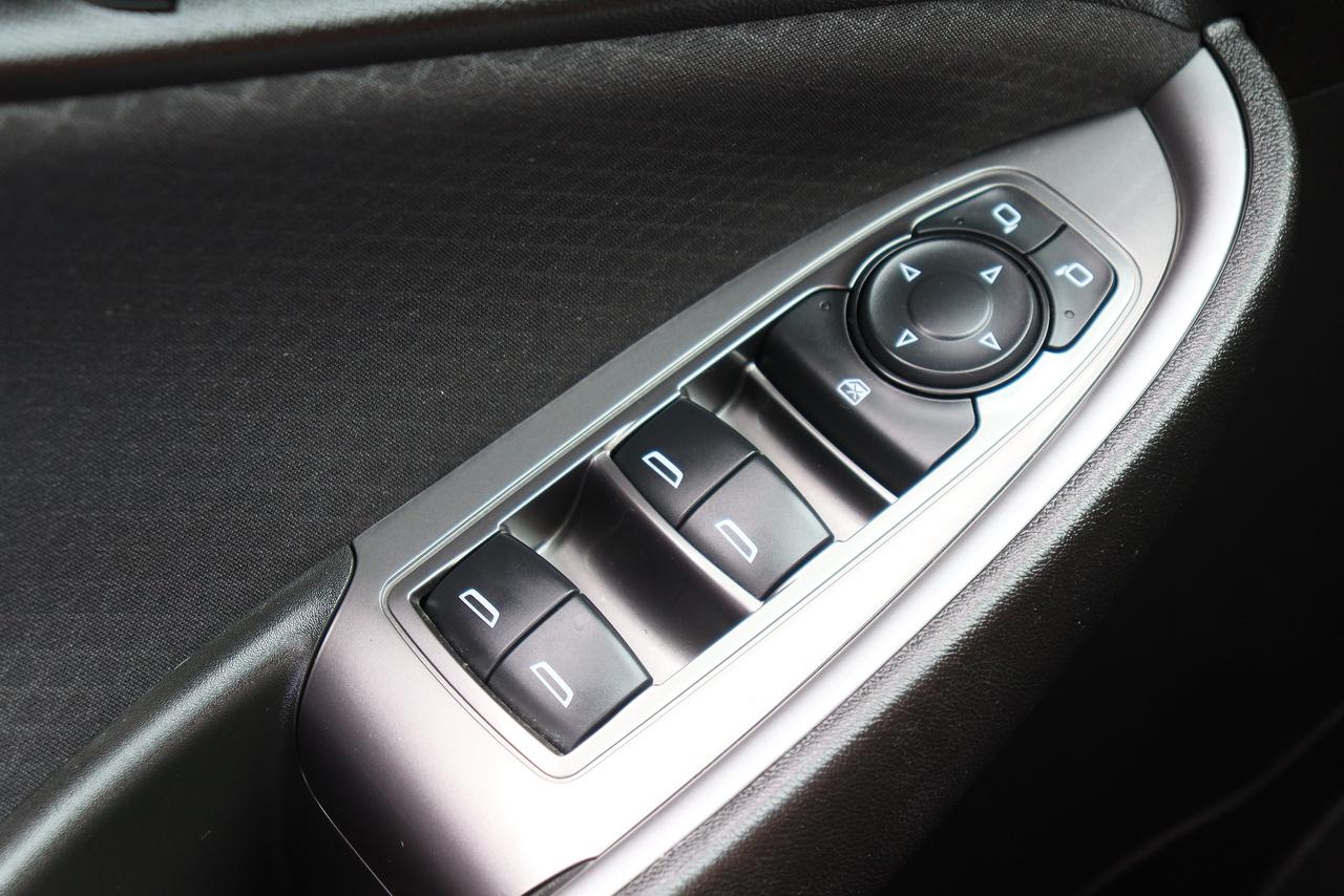 2018 Chevrolet Malibu LS | Bluetooth | Cold AC | Reverse Cam | Alloys ++ Photo55