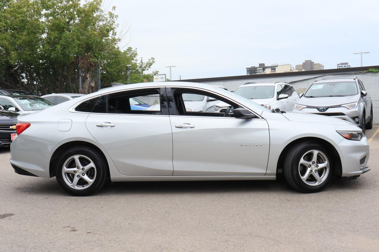 2018 Chevrolet Malibu LS | Bluetooth | Cold AC | Reverse Cam | Alloys ++ Photo47