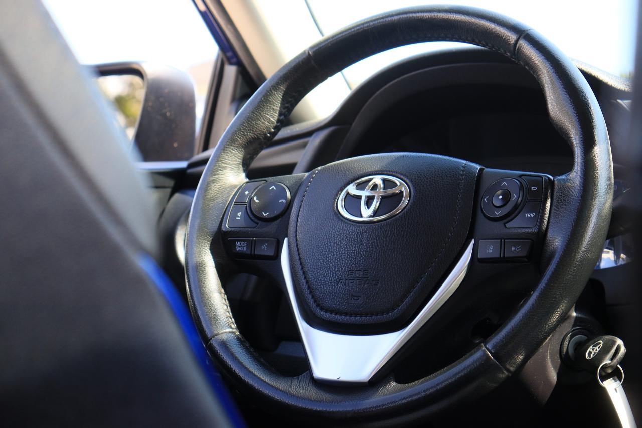 2017 Toyota Corolla SE | Auto | Leather | Roof | Cam | Cold AC & More Photo35