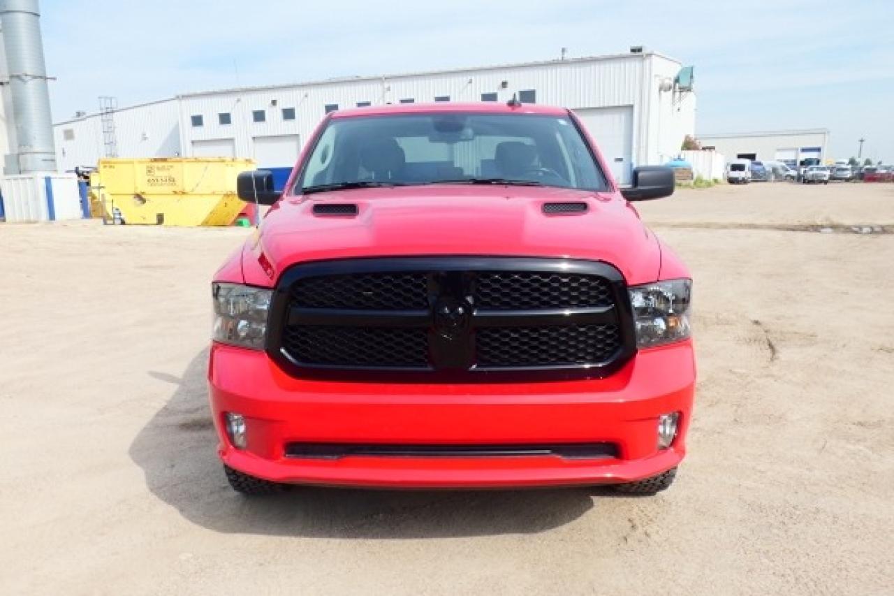 2023 Dodge Ram 1500 CLASSIC Express w/Htd cloth, BUC - Photo #3