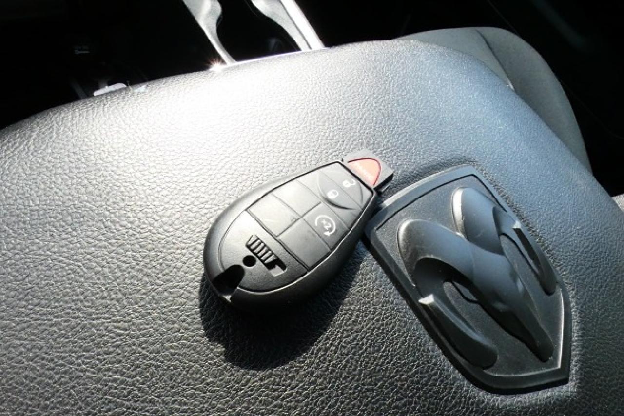 2023 Dodge Ram 1500 CLASSIC Express w/Htd cloth, BUC - Photo #18