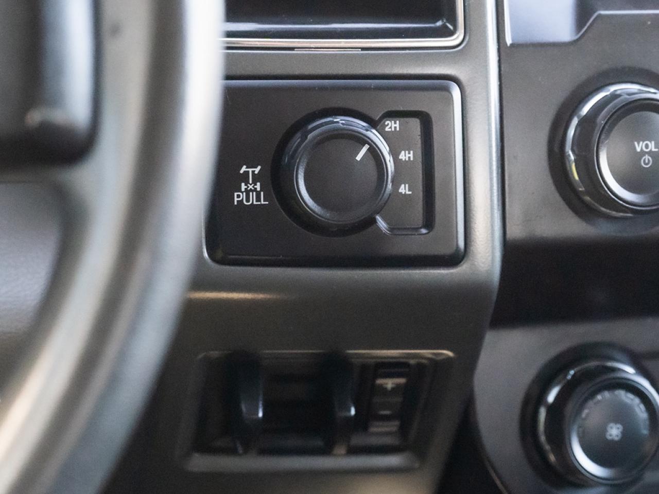 2022 Ford SUPER DUTY F-350 SRW XLT Photo12