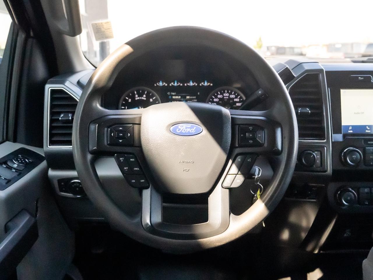 2022 Ford SUPER DUTY F-350 SRW XLT Photo10