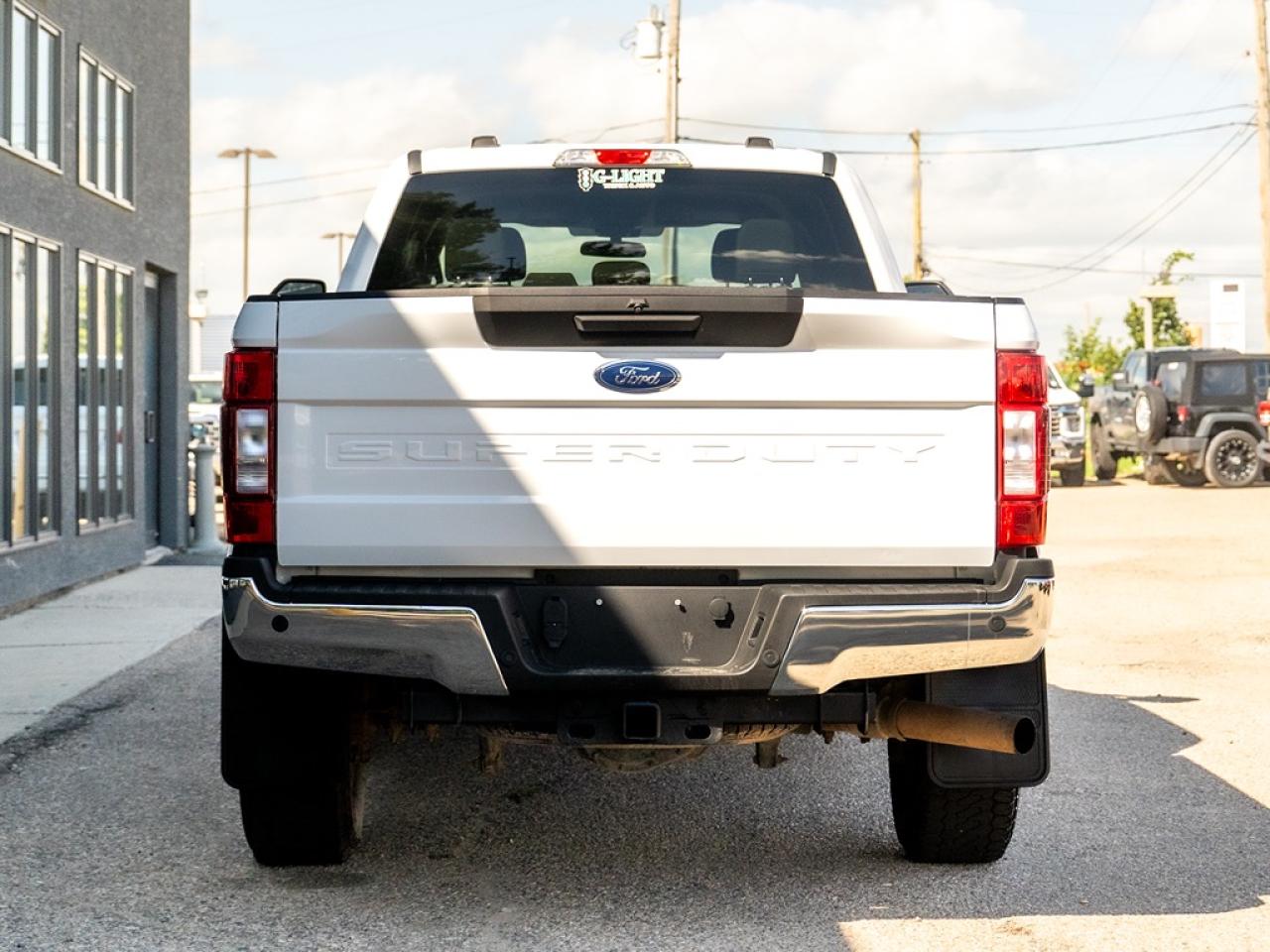 2022 Ford SUPER DUTY F-350 SRW XLT Photo6