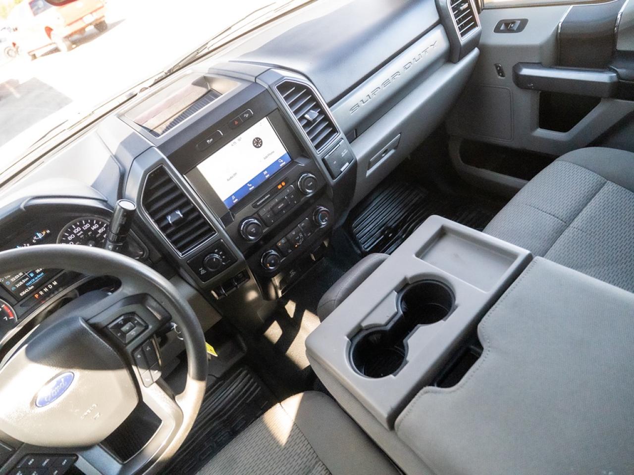 2022 Ford SUPER DUTY F-350 SRW XLT Photo9