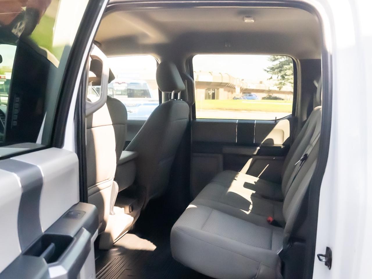 2022 Ford SUPER DUTY F-350 SRW XLT Photo40