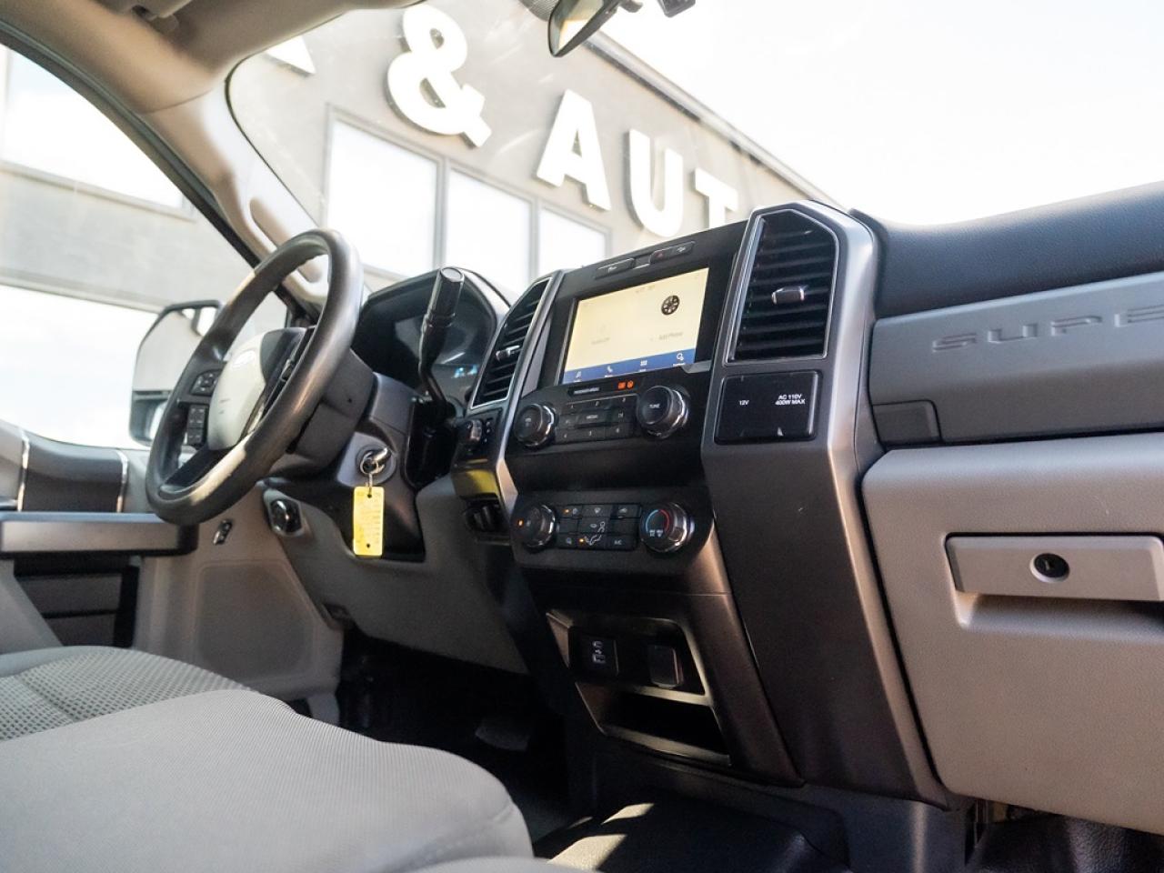 2022 Ford SUPER DUTY F-350 SRW XLT Photo21