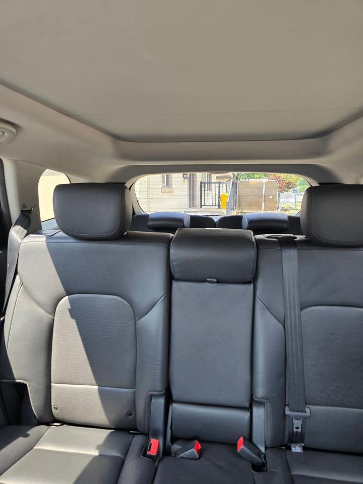 2015 Hyundai Santa Fe XL AWD 4dr 3.3L Auto Luxury - Photo #5
