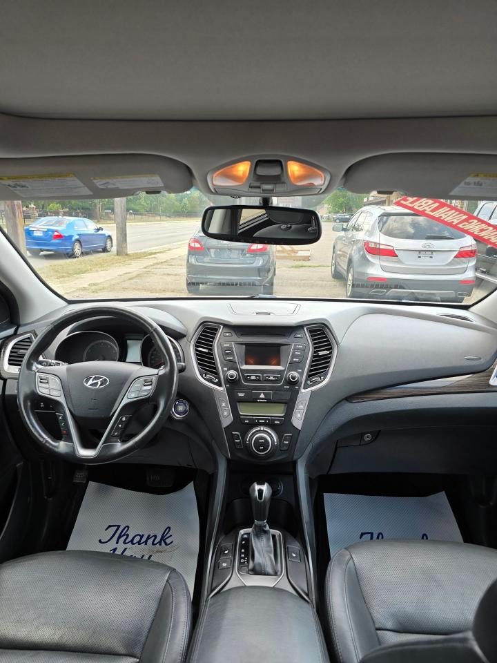 2015 Hyundai Santa Fe XL AWD 4dr 3.3L Auto Luxury - Photo #11