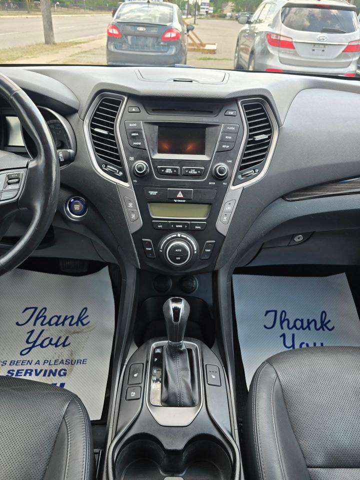 2015 Hyundai Santa Fe XL AWD 4dr 3.3L Auto Luxury - Photo #15